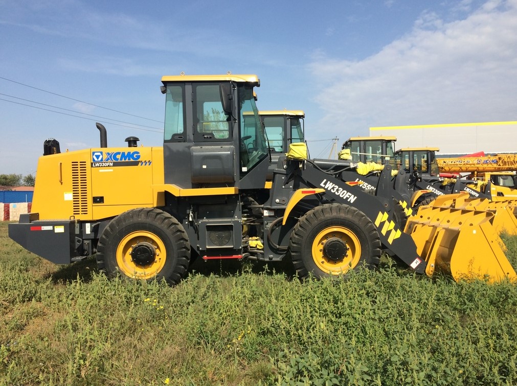 Фронтальный погрузчик XCMG LW 330